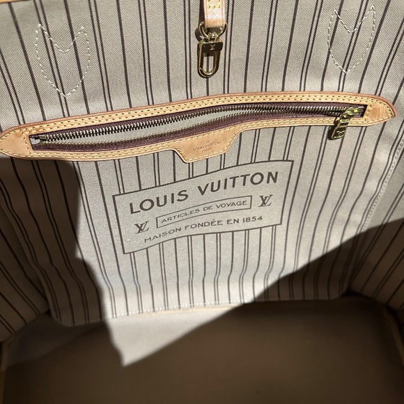 Louis Vuitton Neverfull GM - Picture 8 of 14